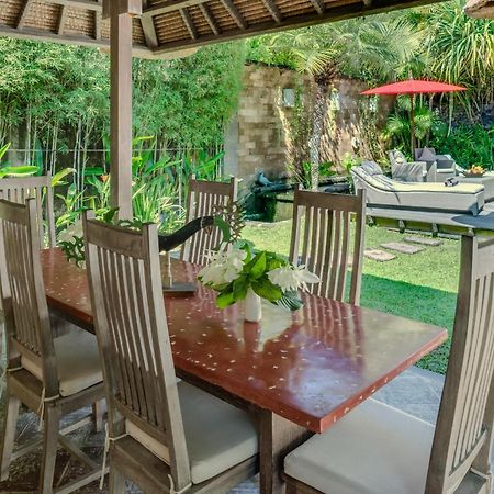 Villa Tirta Naga Bali Seminyak Buitenkant foto