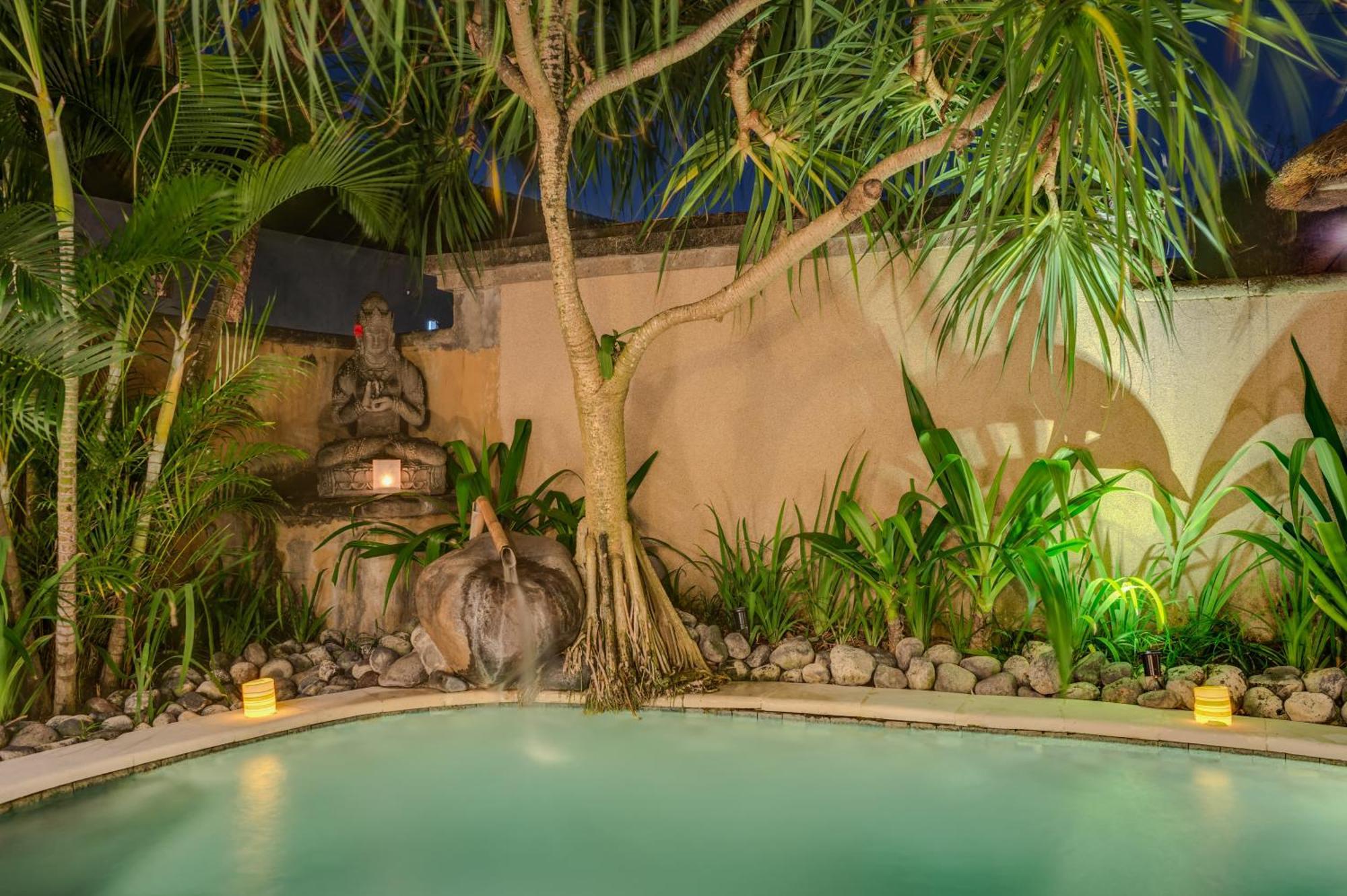 Villa Tirta Naga Bali Seminyak Buitenkant foto