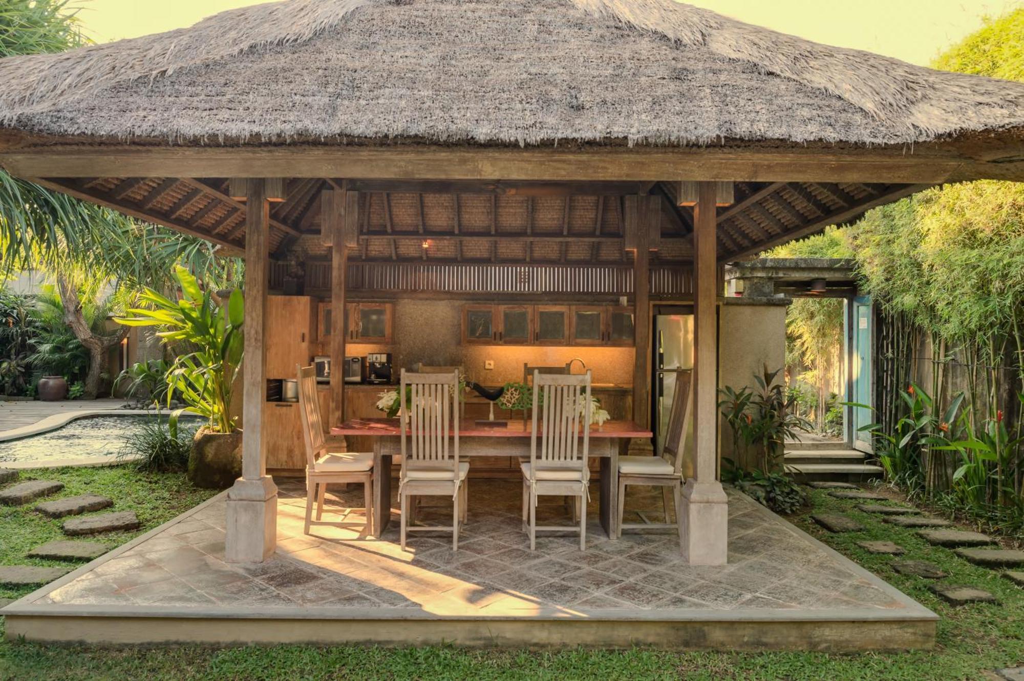 Villa Tirta Naga Bali Seminyak Buitenkant foto