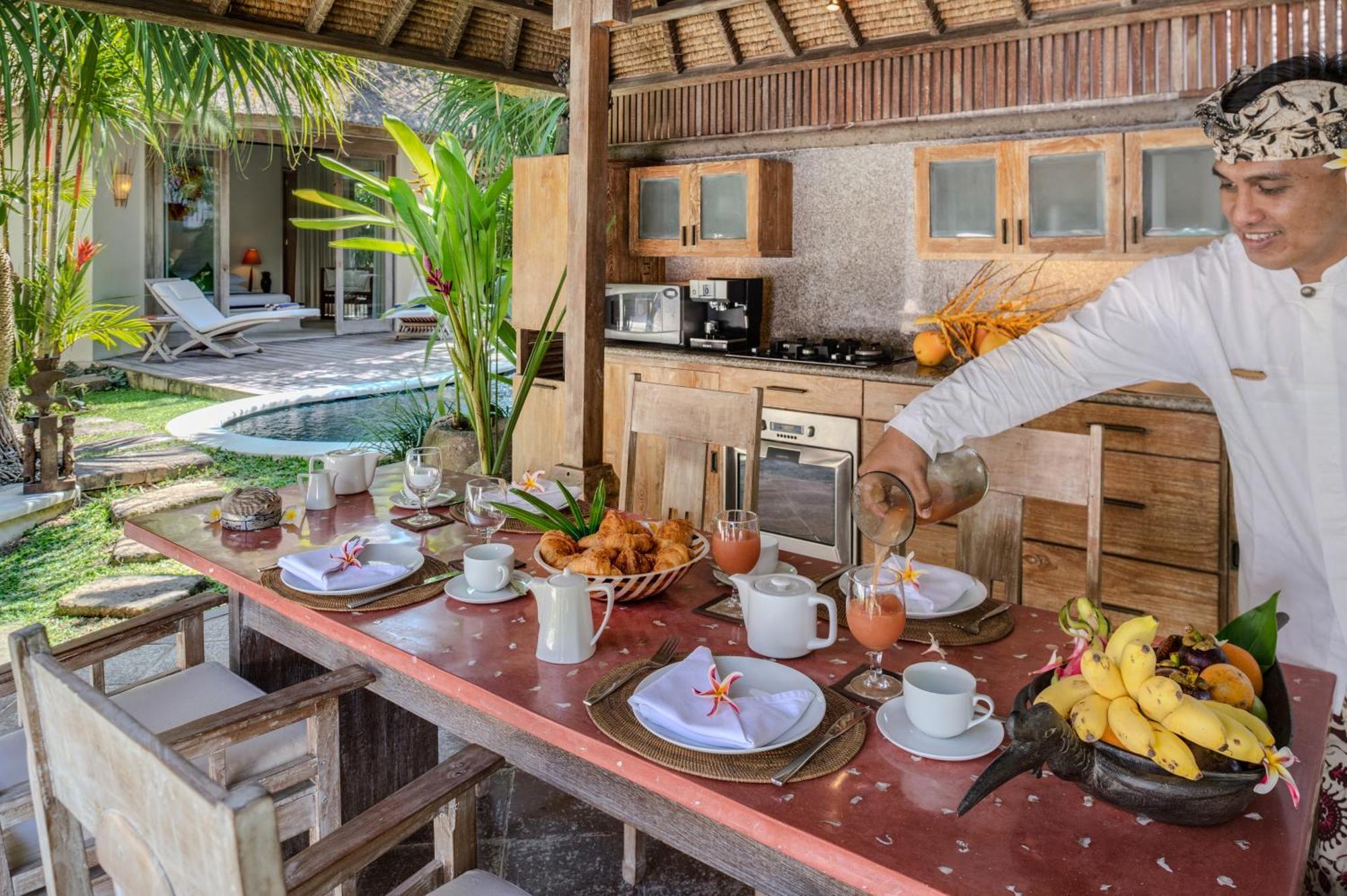 Villa Tirta Naga Bali Seminyak Buitenkant foto